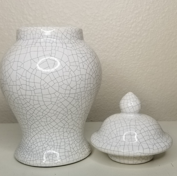 Haeger Ginger Jar Crackle Glaze with Lid 8.25" Tall White Off White - Picture 2 of 9